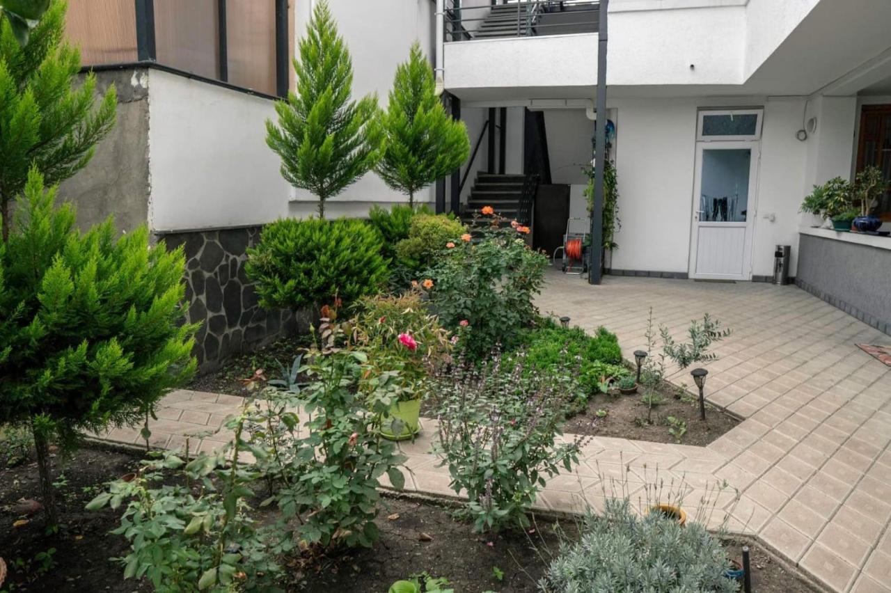 Westay Hotel Tbilissi Extérieur photo