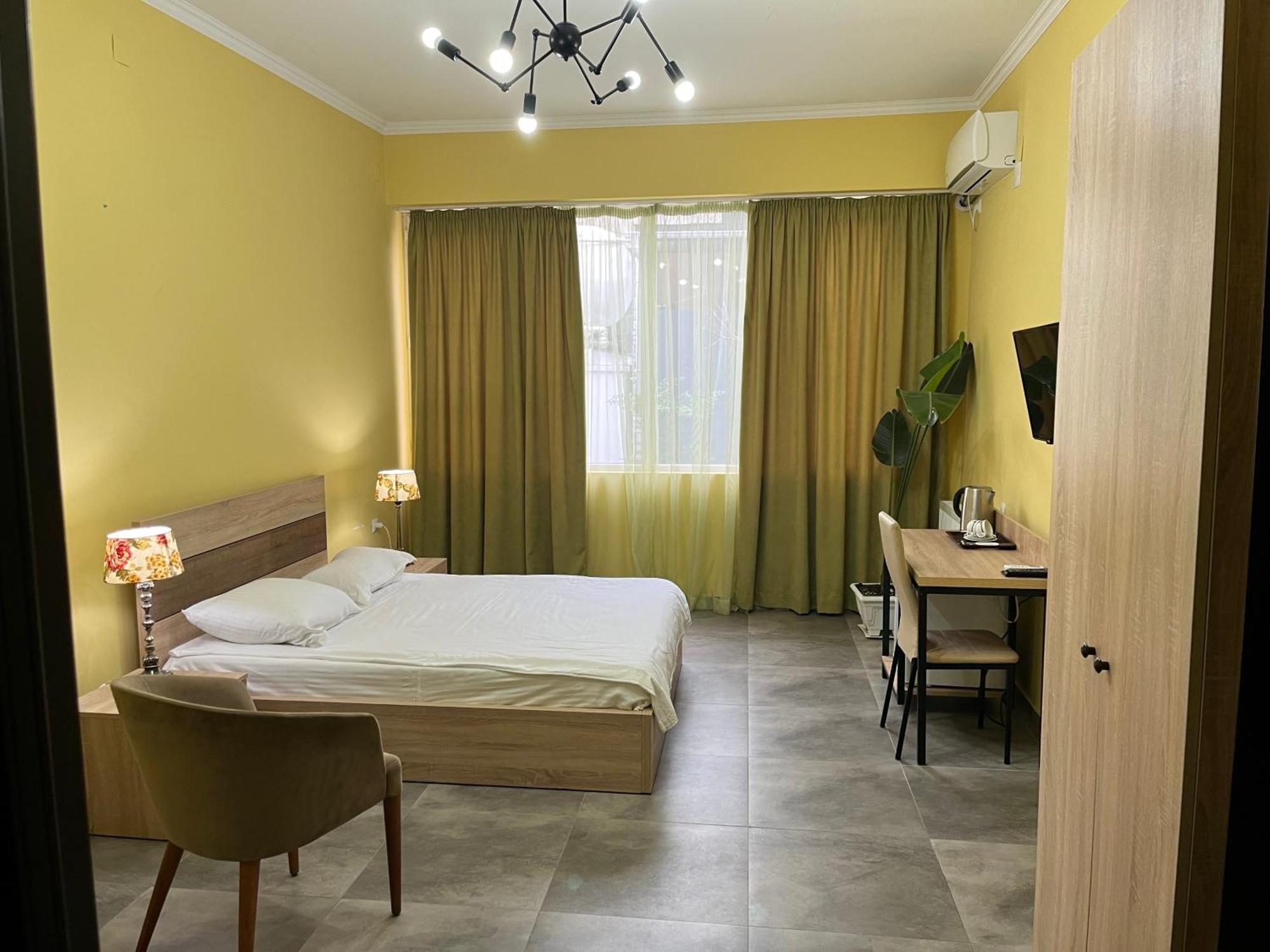 Westay Hotel Tbilissi Extérieur photo
