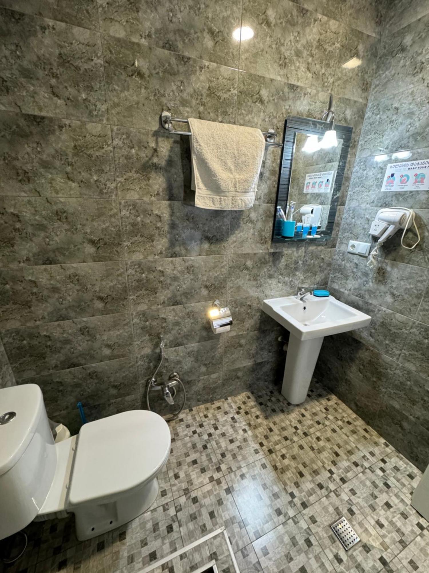 Westay Hotel Tbilissi Extérieur photo