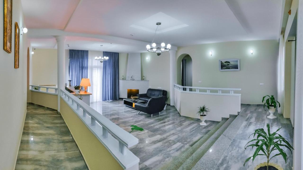 Westay Hotel Tbilissi Extérieur photo