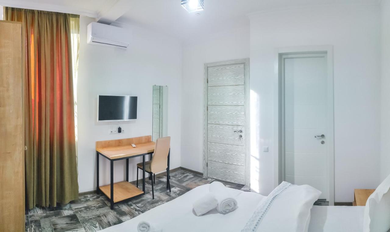 Westay Hotel Tbilissi Extérieur photo