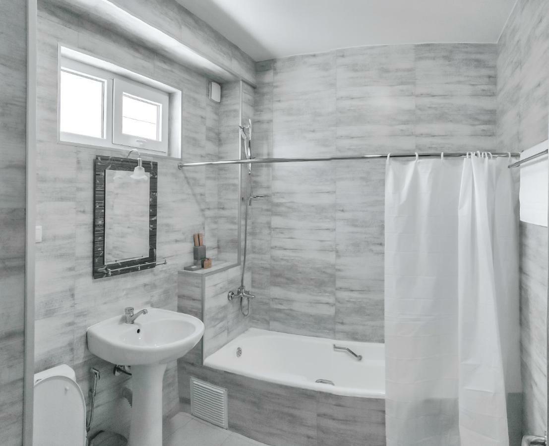 Westay Hotel Tbilissi Extérieur photo